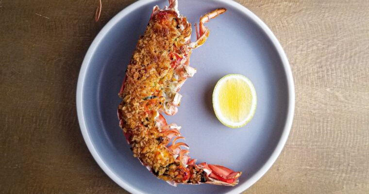 How to cook and clean lobsters for stuffed lobster