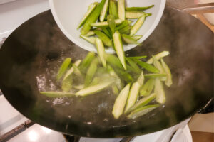 boil okra