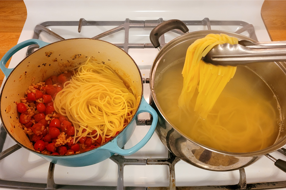Shrimp and Crabmeat Spaghetti with Cherry Tomatoes, Garlic, and Chili